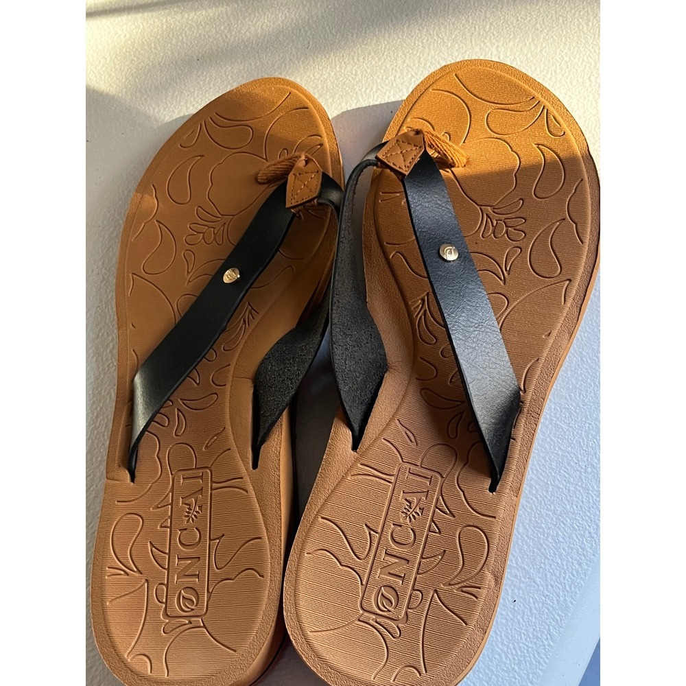 ONCAI Women US 8 Flip Flop Sandals Tan Black Thong Strap Casual